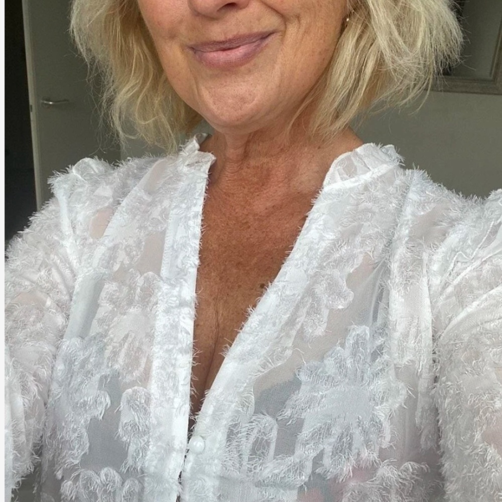 White Casual Textured Shirt Button Up Down Floral - Picture 14 of 16